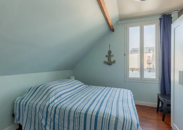 Maison Maxi 8 Personnes, Proche